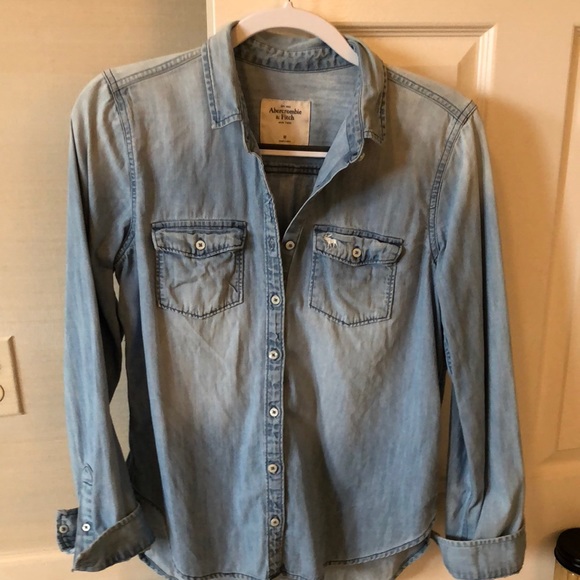 MUST GO BY 8/5: Abercrombie & Fitch Bundle - Picture 6 of 8